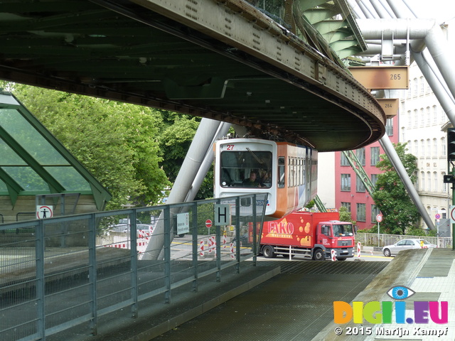 FZ016018 Schwebebahn (floating tram) in Wuppertal